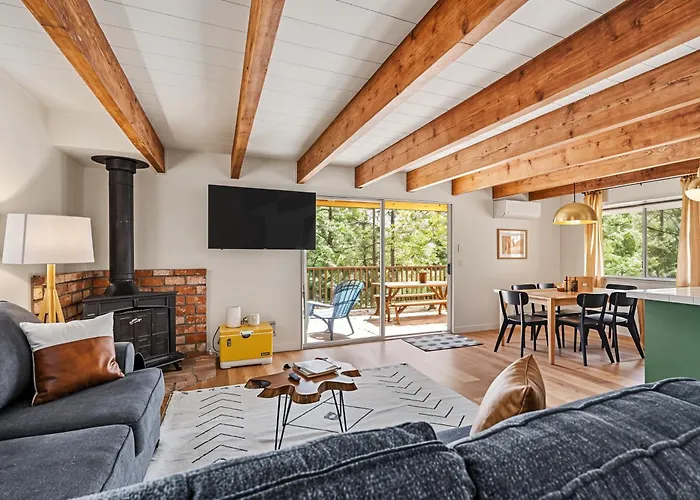 Marina Beach Cabin - Dog-Friendly Home With Deck! Home